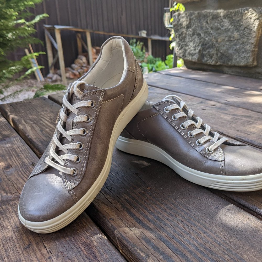 Ecco casual metallic lace up sneakers